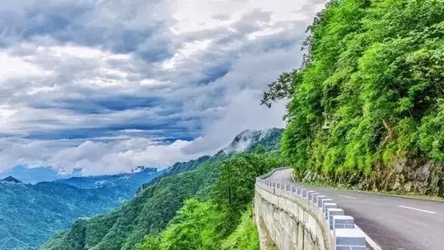 登山赛车 火车_登山赛车小火车_赛车登山火车图片